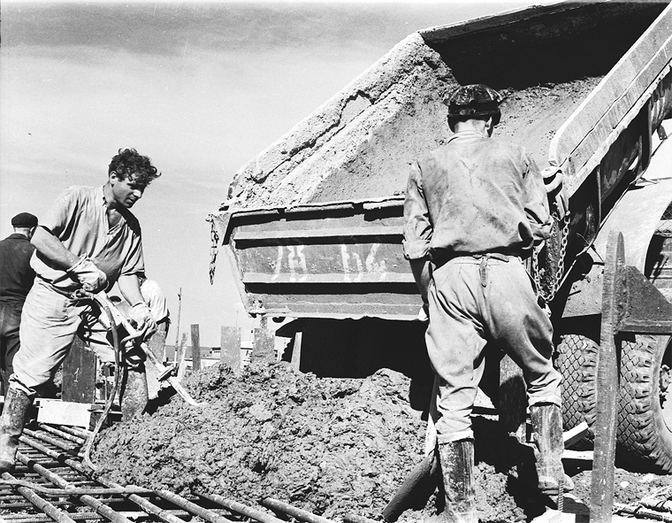 Бетон для запсибовской домны, 1962 г..jpg